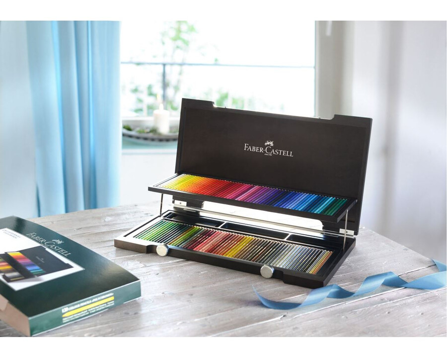 barevná tužka polychromos